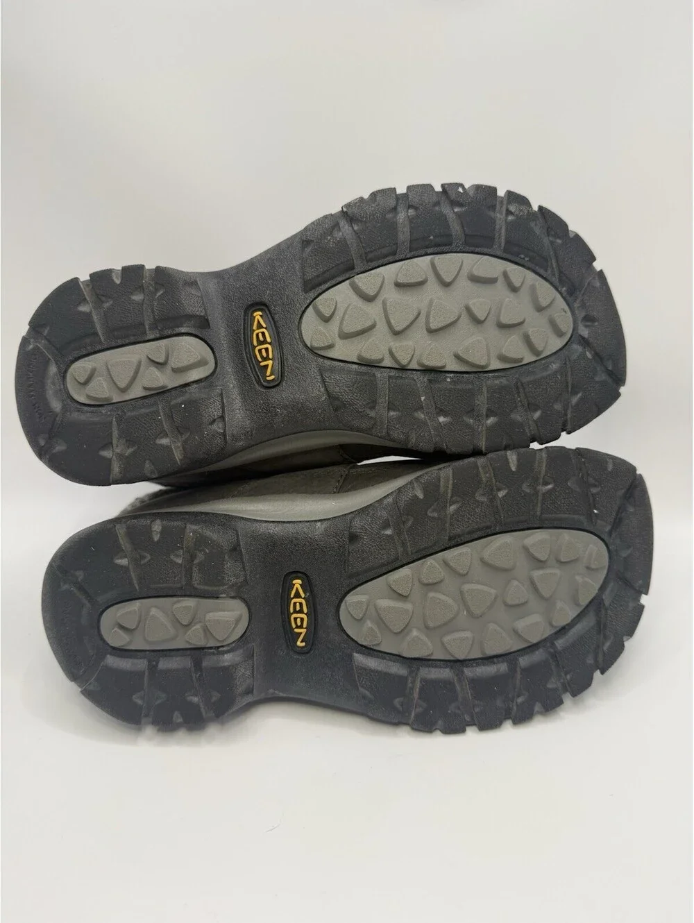 Keen Women's Kaci III Winter MidWp Magnet/Blk Plaid Size 6.5
